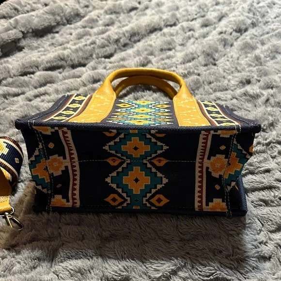 Wrangler Navy Tote with Yellow & Turquoise Geometric Embroidery - Picture 5 of 7